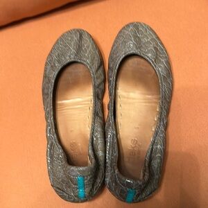 Tieks ballet flat in Croc leather grey-brown color size 8